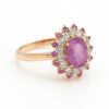 Złoty pierścionek z diamentami i różowymi szafirami