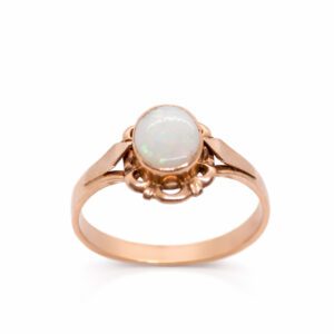 Złoty pierścionek z opalem 0,76 ct