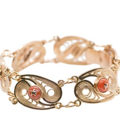 Złota bransoletka z koralami