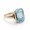 Złoty pierścionek z akwamarynem
