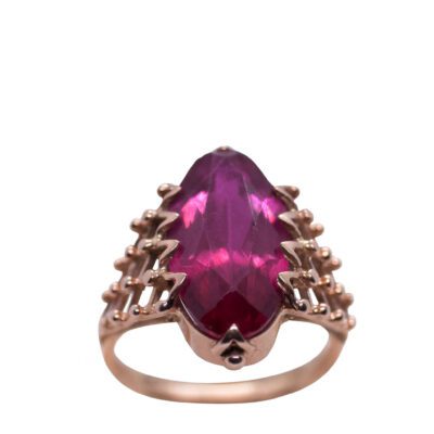 Złoty pierścionek z różowym kamieniem