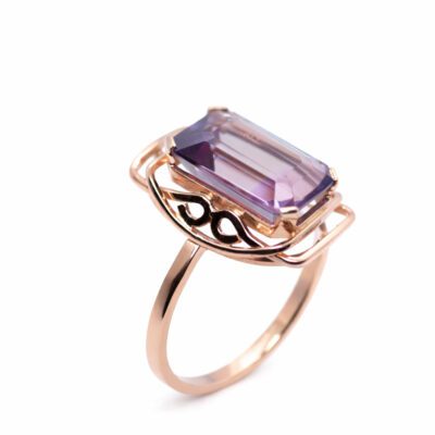 Złoty pierścionek z ametystem